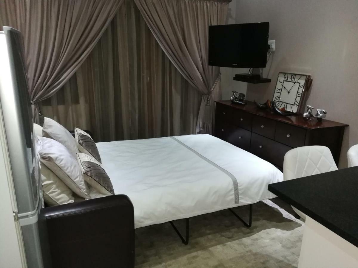 Uitenhage Pongola Road Self Catering Accommodation מראה חיצוני תמונה